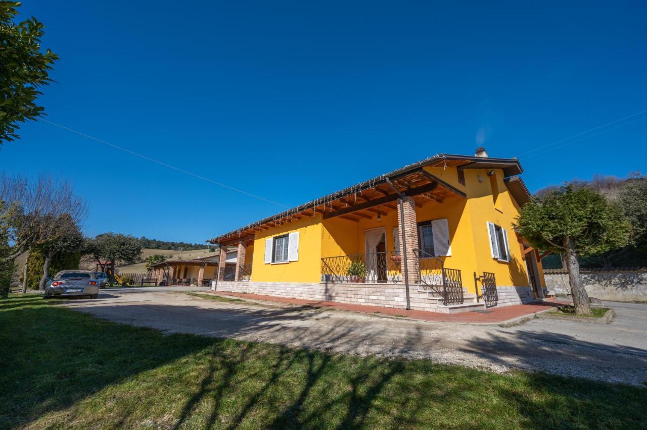 Agriturismo Caperroni Pescopagano Eksteriør billede
